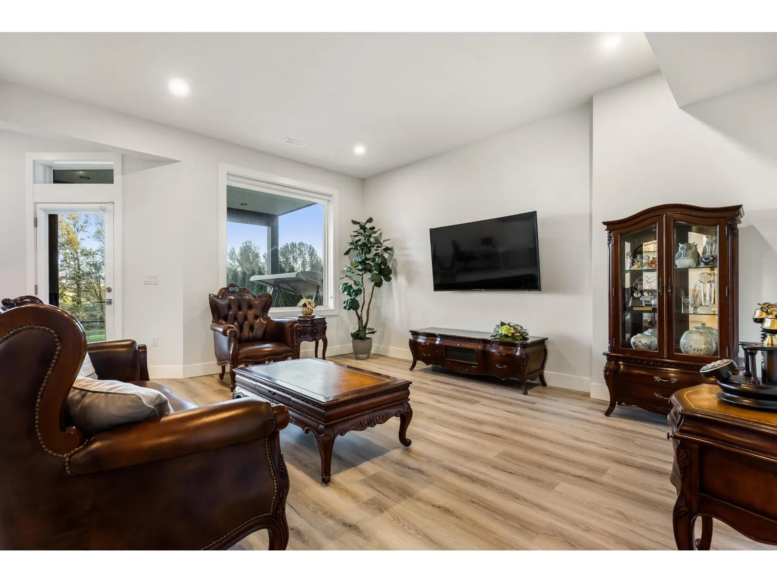 16 50778 LEDGESTONE PLACE|Eastern Hillsides