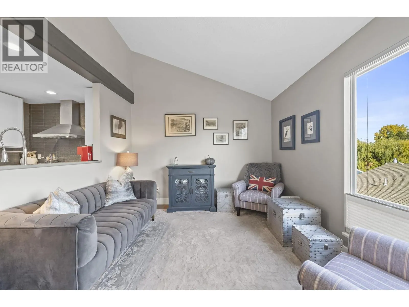 1430 VIEW CRESCENT