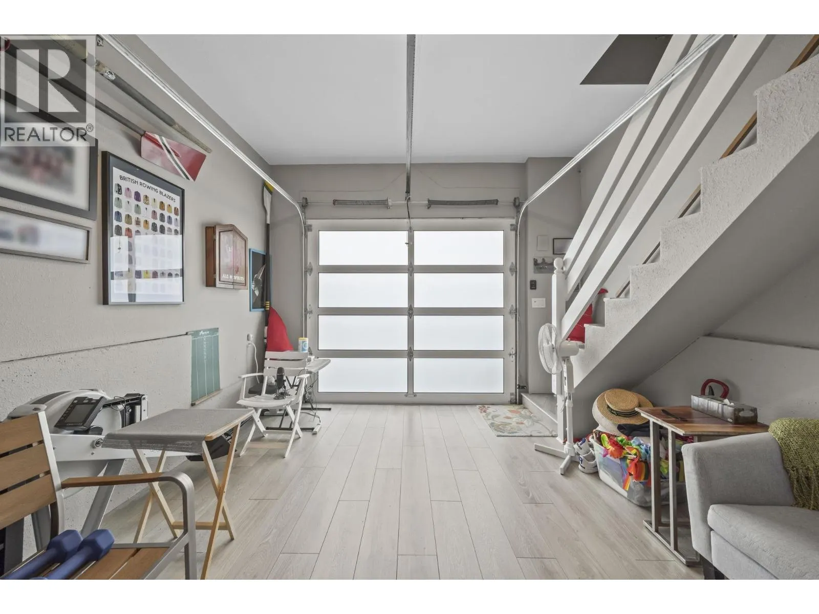1430 VIEW CRESCENT