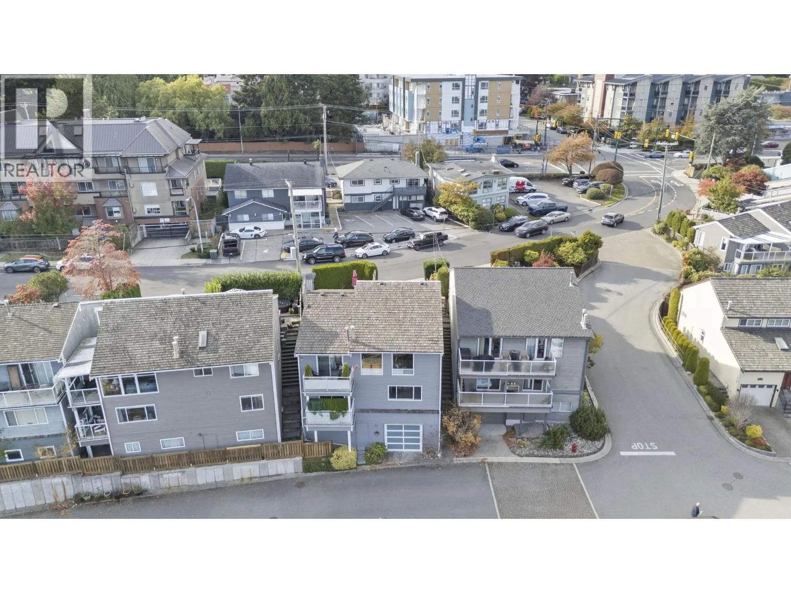 1430 VIEW CRESCENT