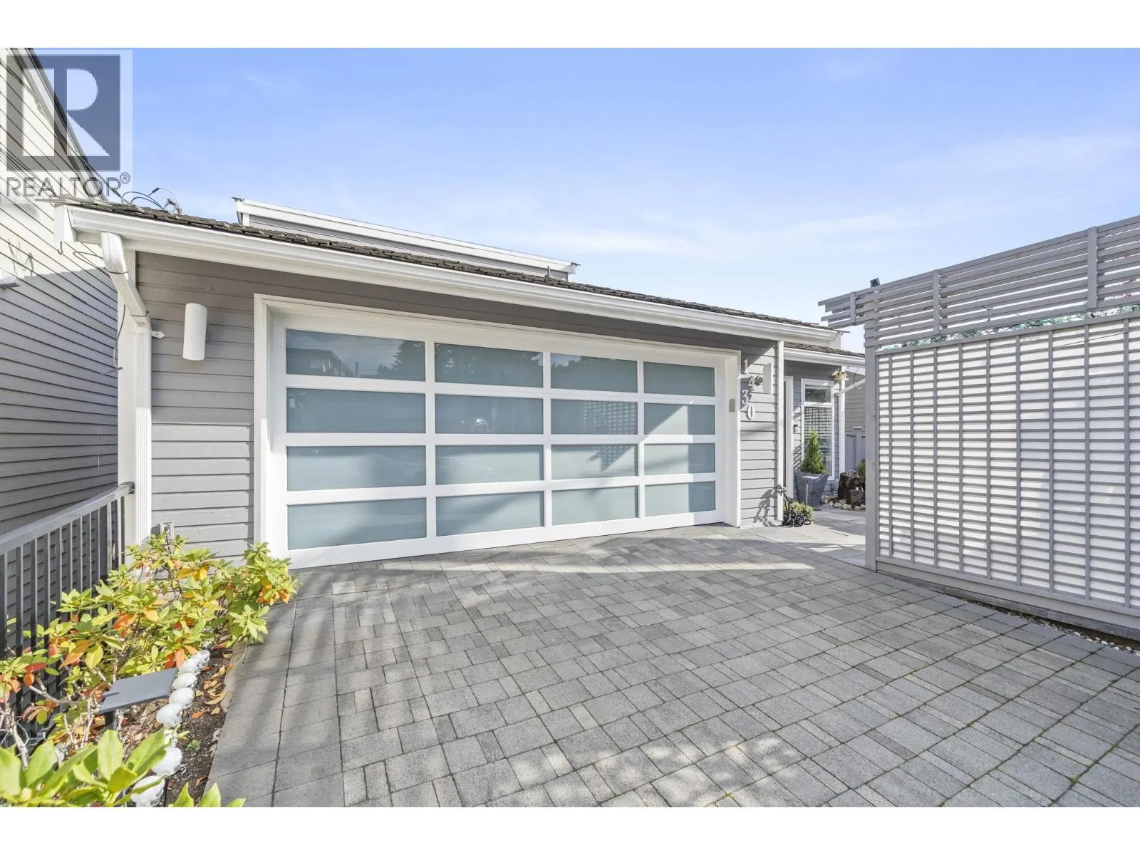 1430 VIEW CRESCENT