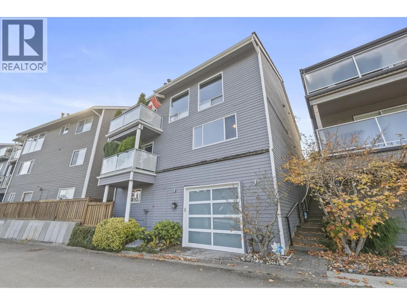 1430 VIEW CRESCENT