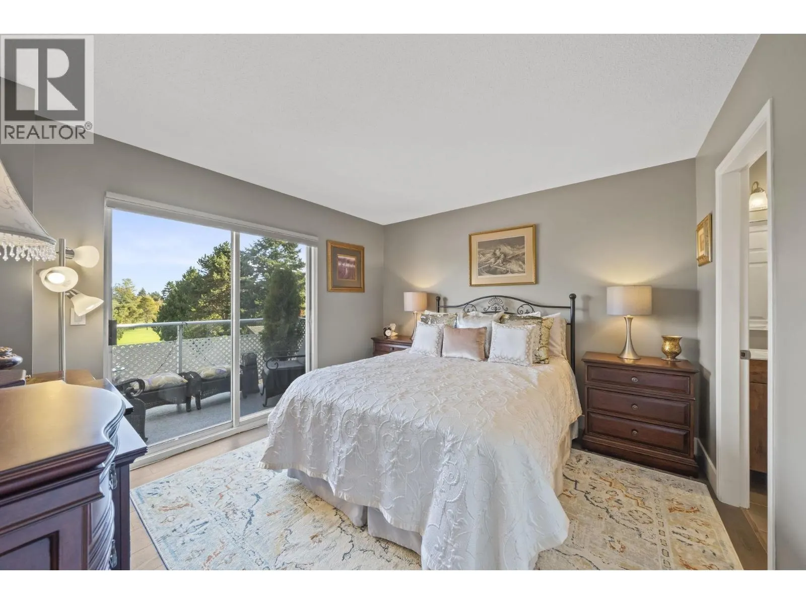1430 VIEW CRESCENT