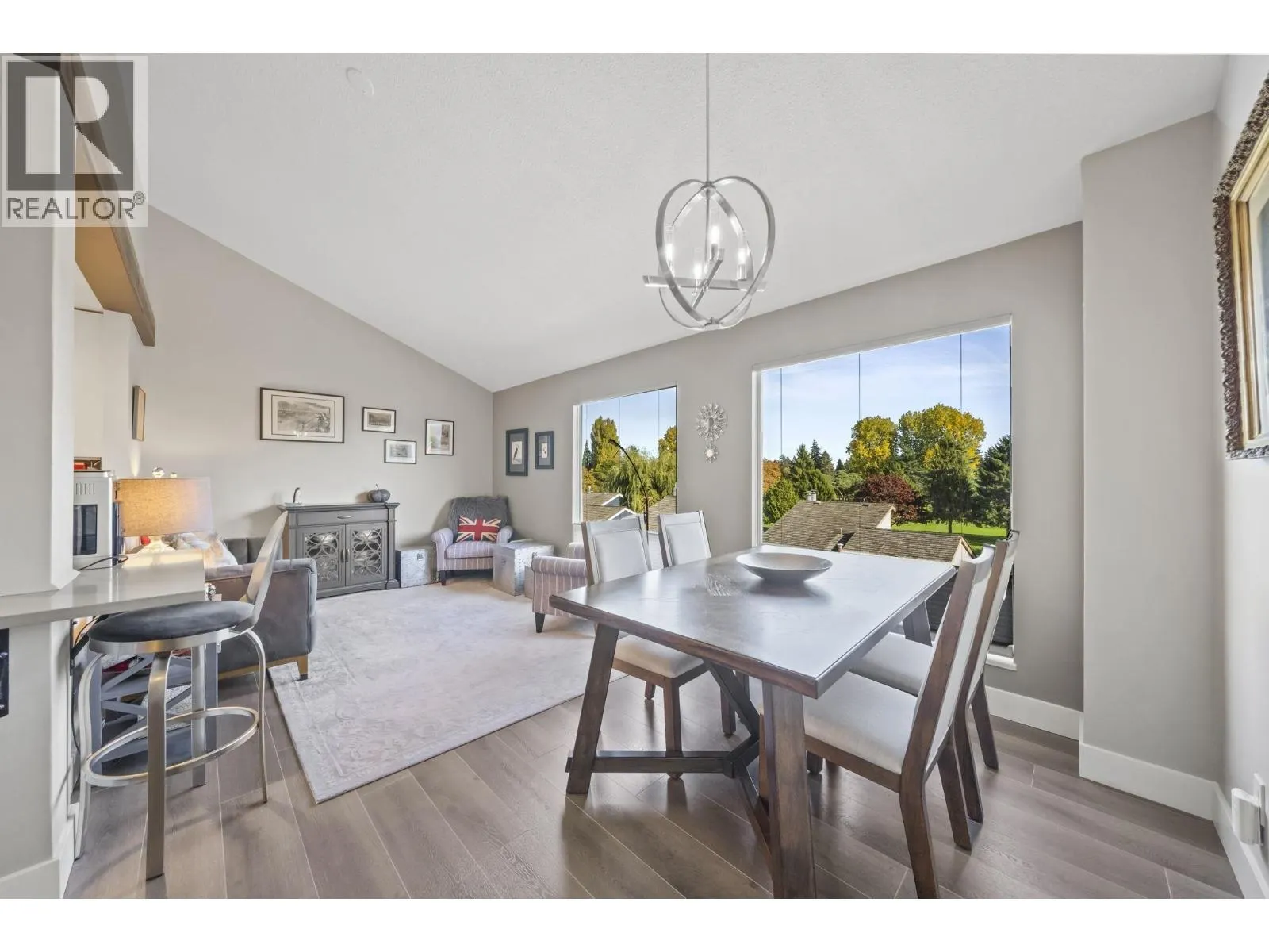 1430 VIEW CRESCENT
