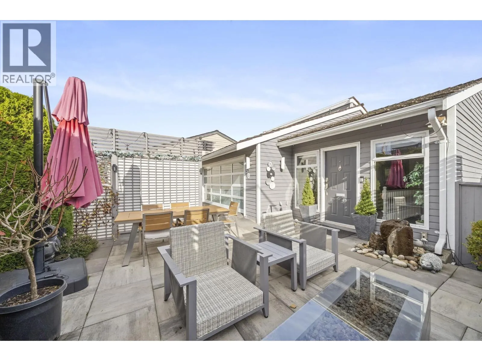 1430 VIEW CRESCENT