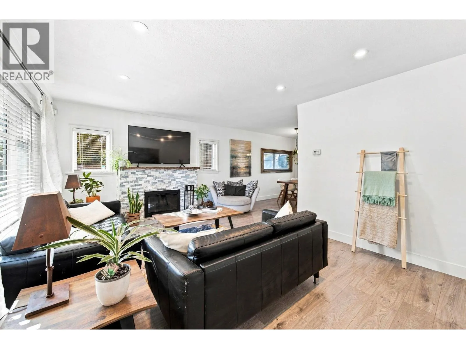 300 E 25TH STREET