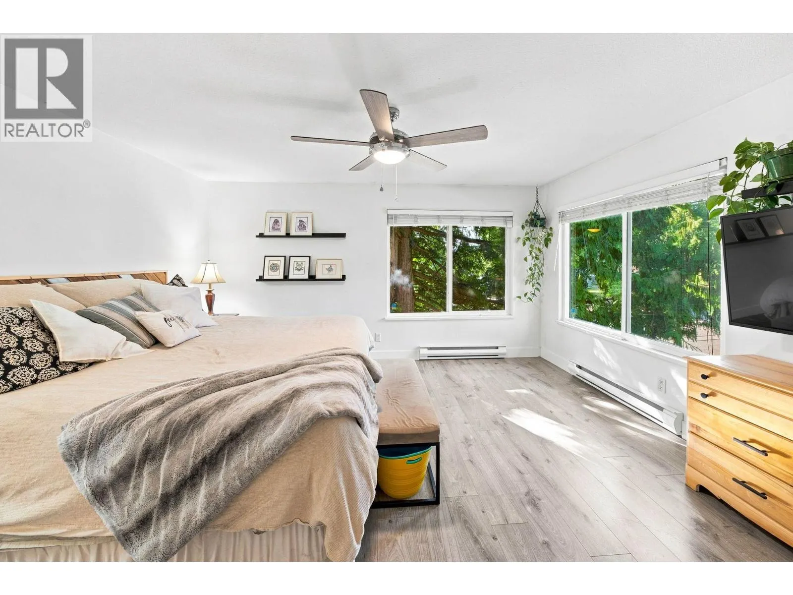 300 E 25TH STREET