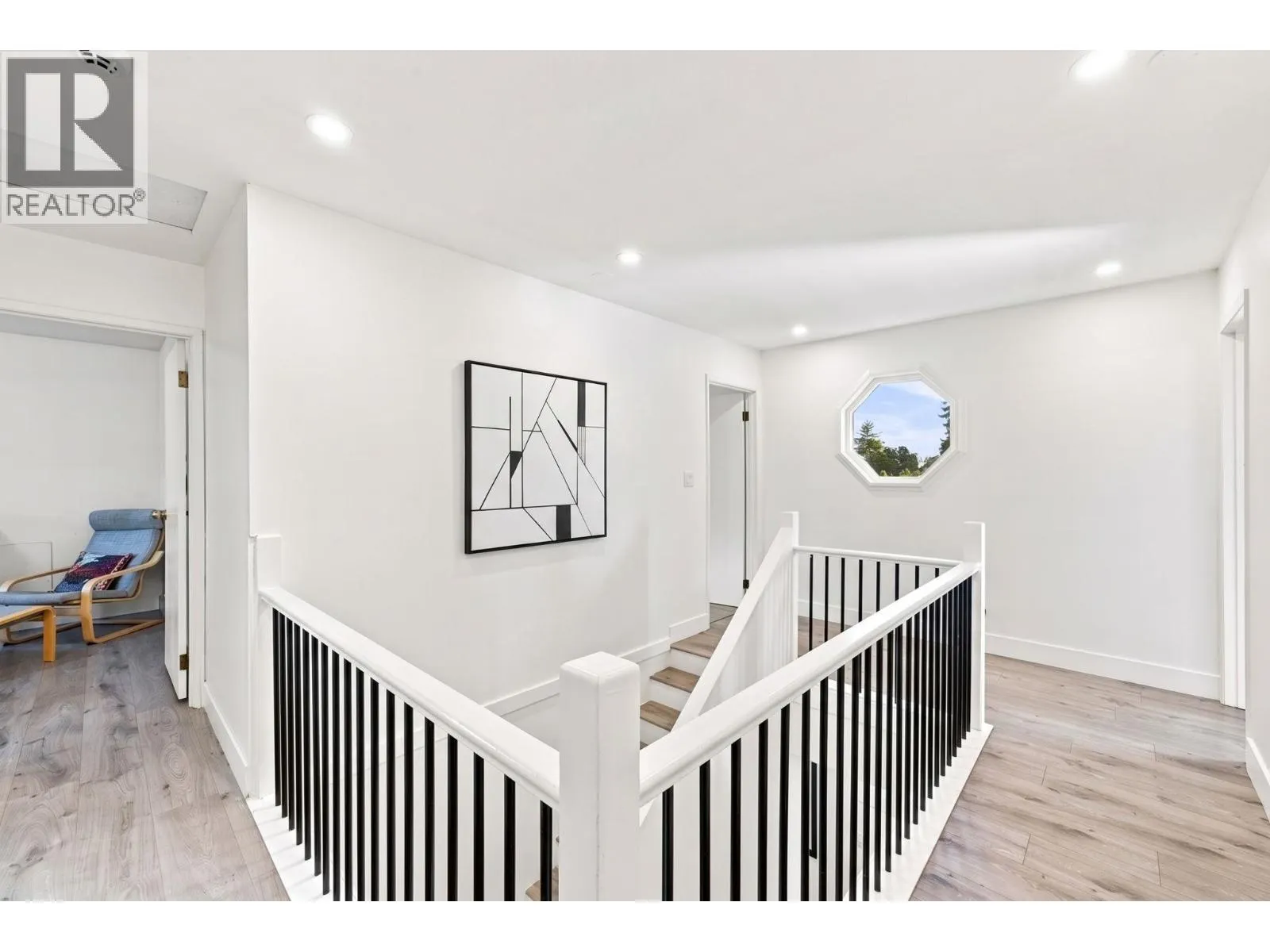300 E 25TH STREET