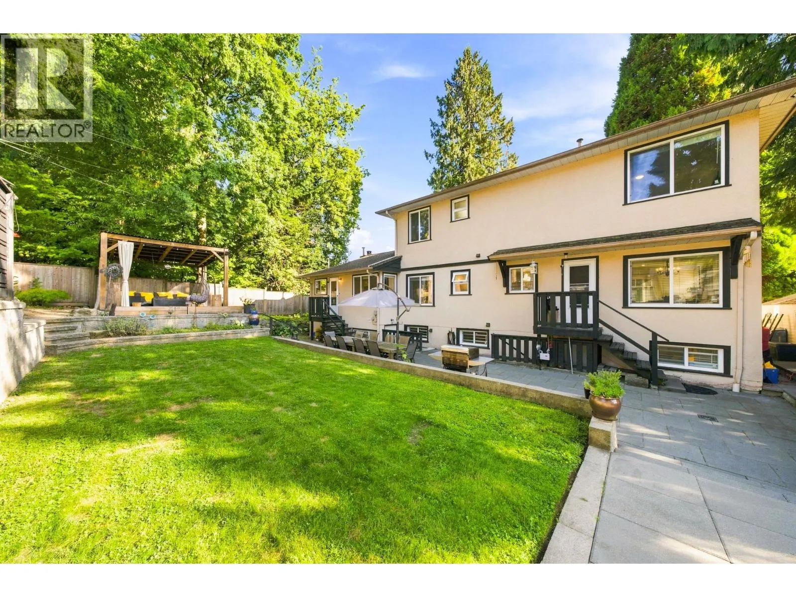 300 E 25TH STREET