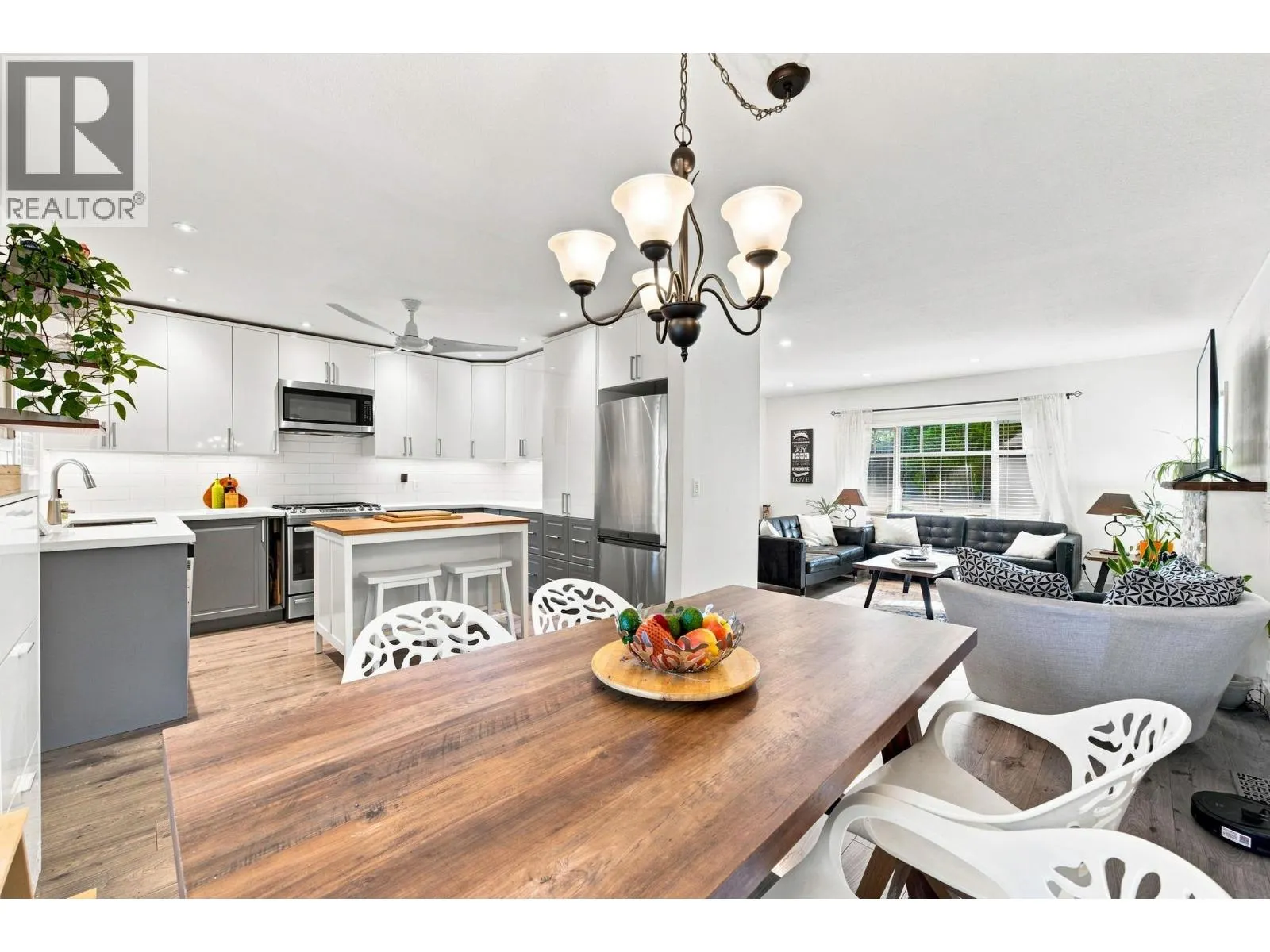300 E 25TH STREET