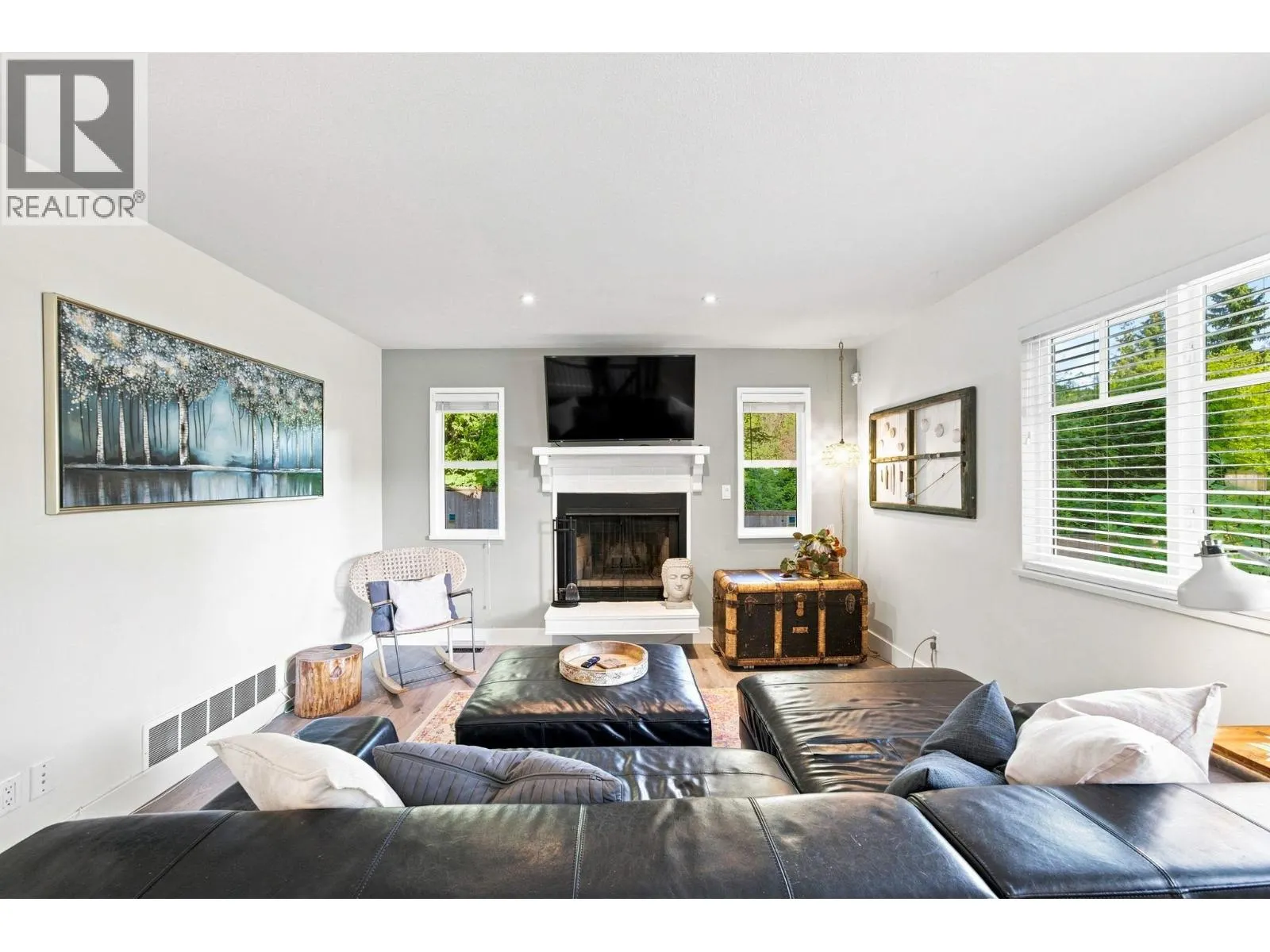 300 E 25TH STREET
