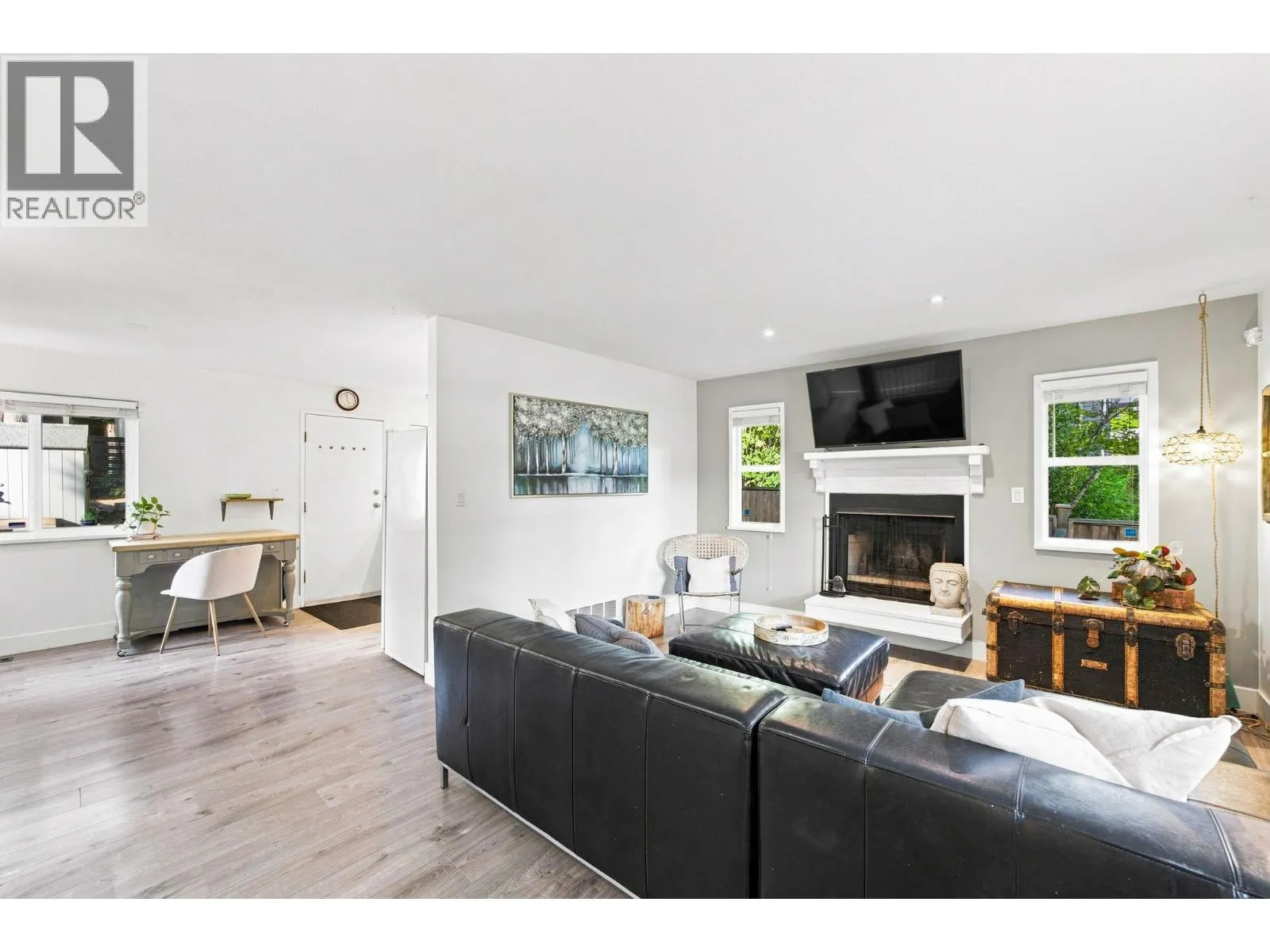 300 E 25TH STREET