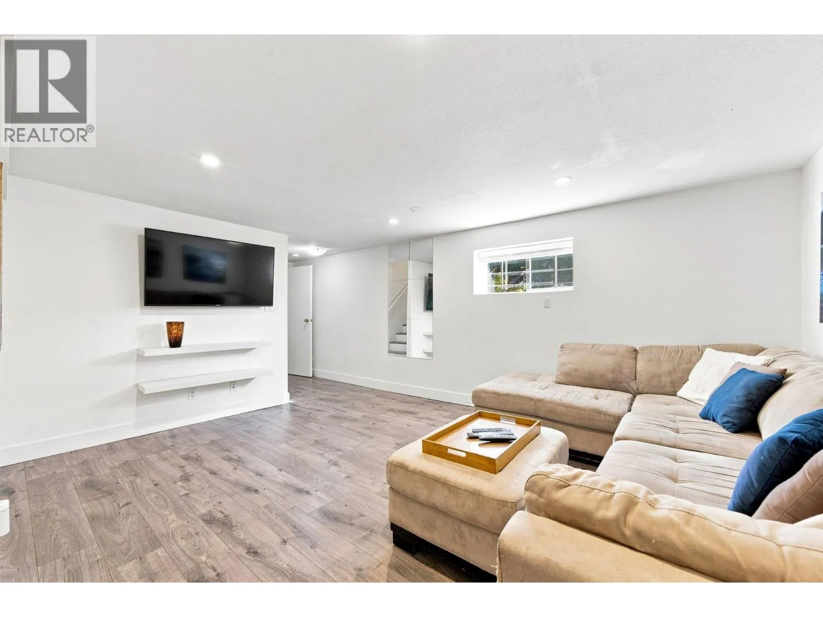 300 E 25TH STREET