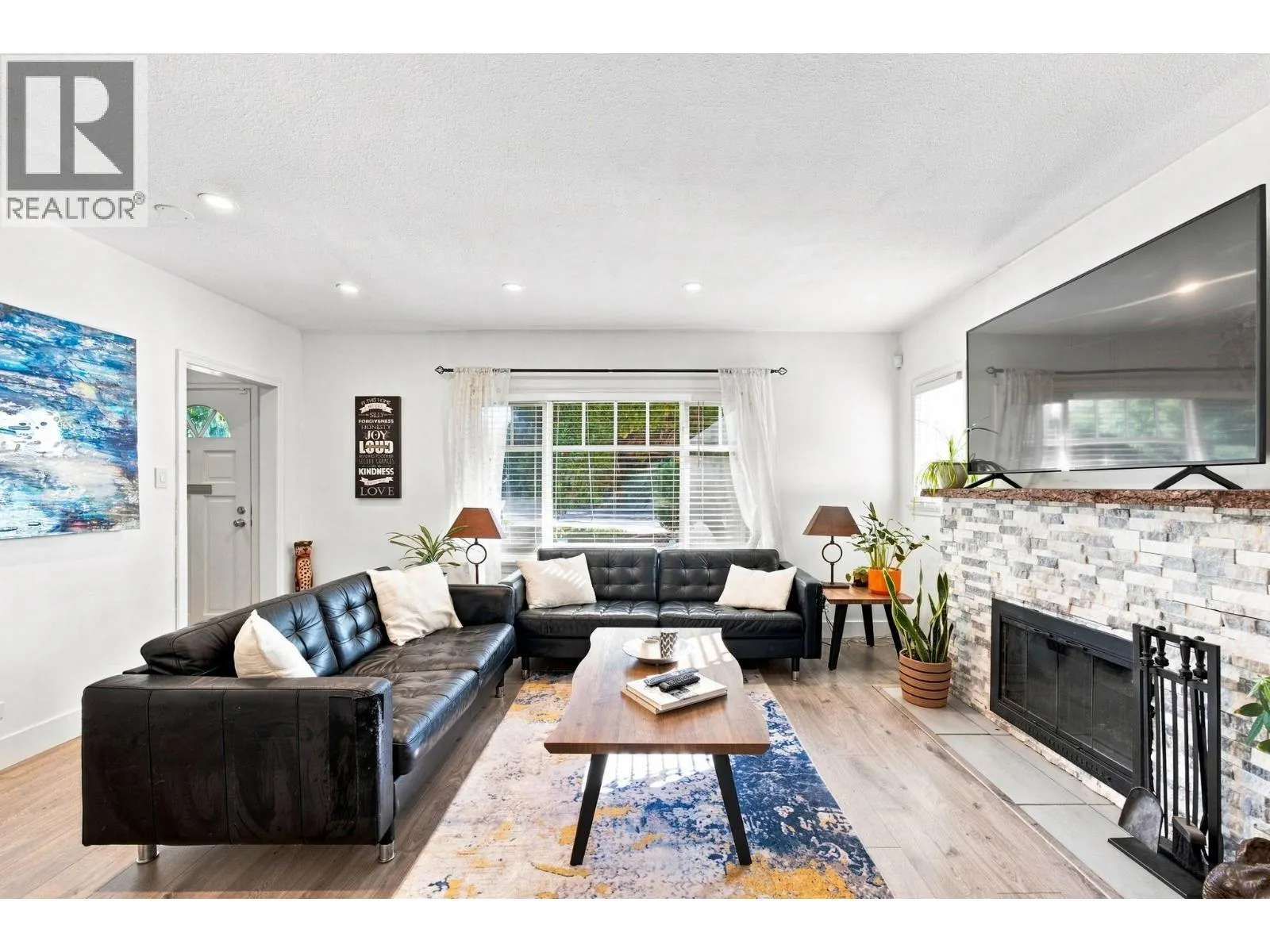 300 E 25TH STREET