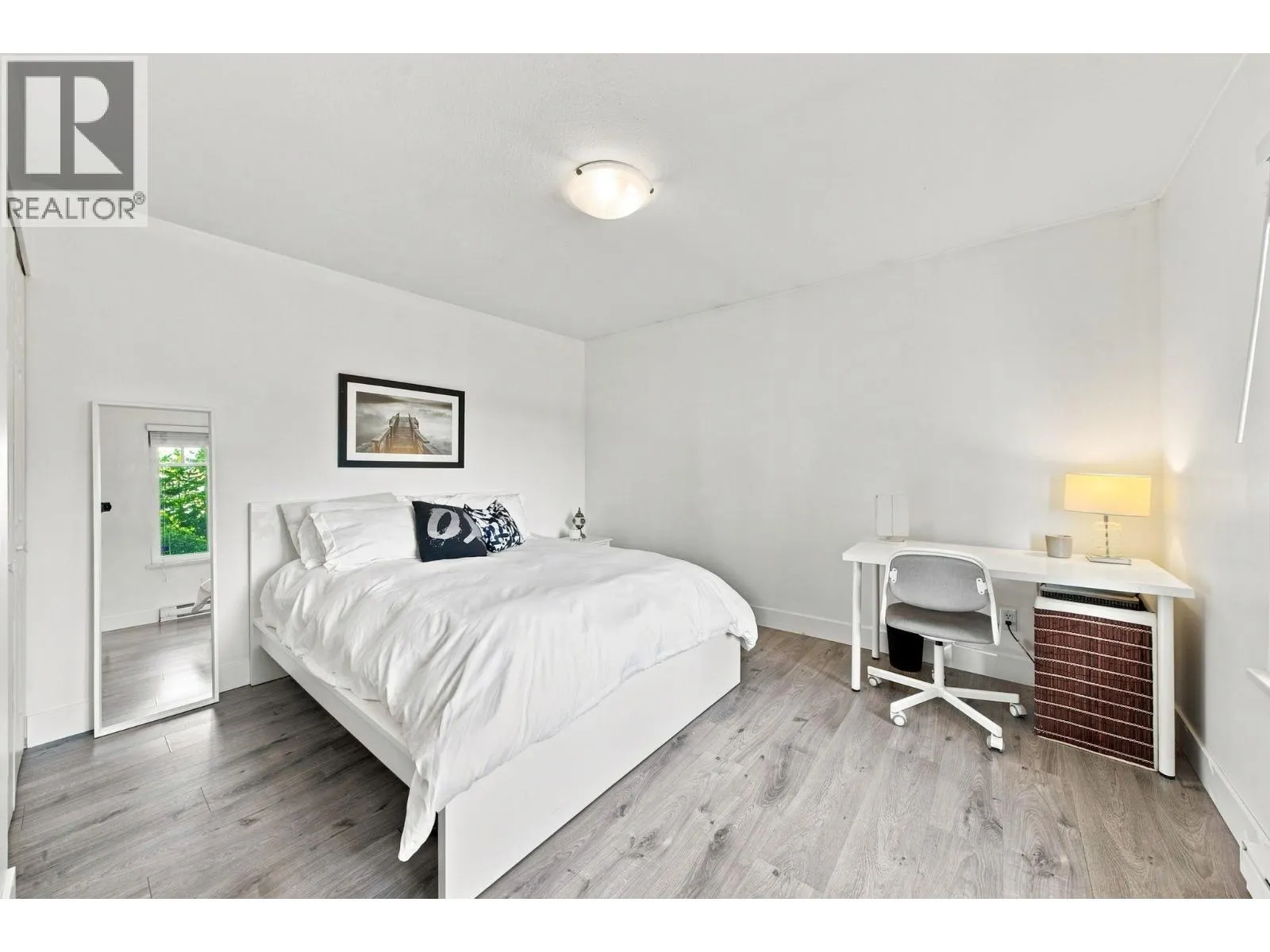 300 E 25TH STREET
