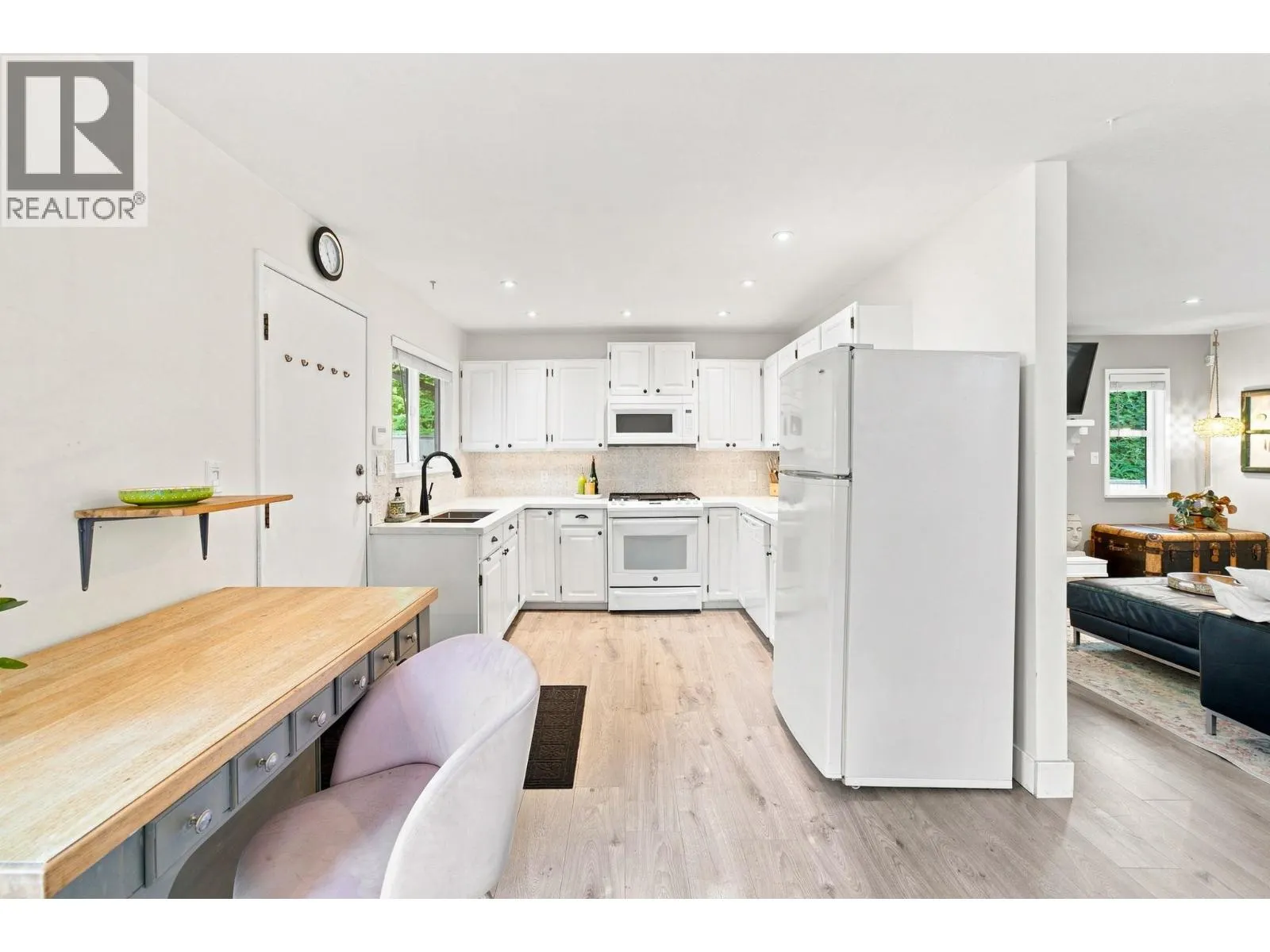 300 E 25TH STREET
