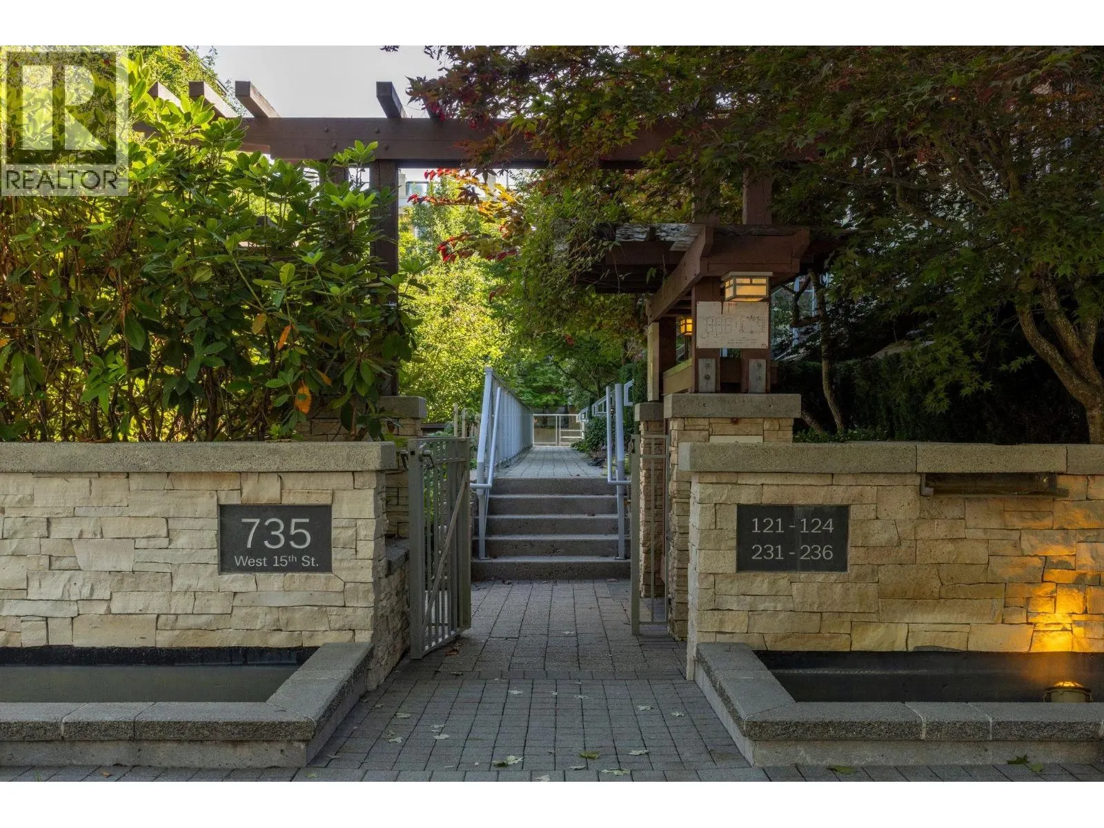 234 735 W 15TH STREET