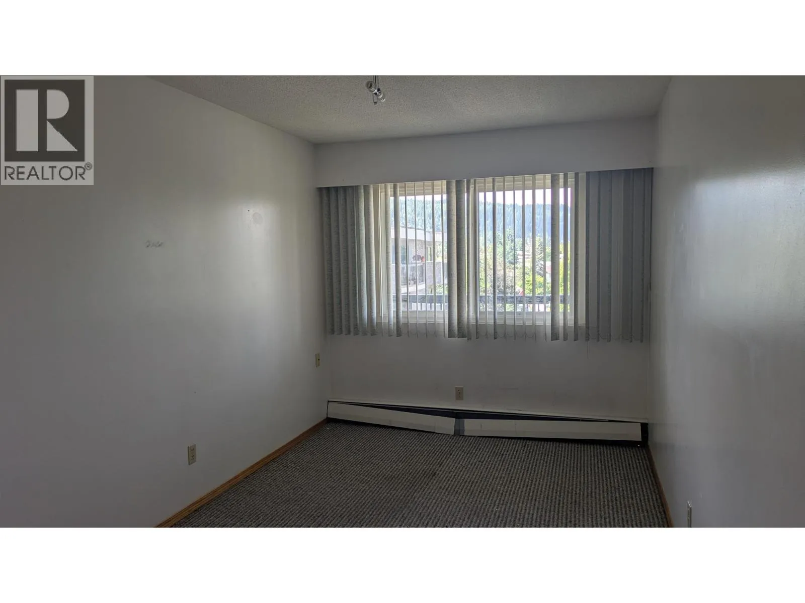 319 4288 15TH AVENUE