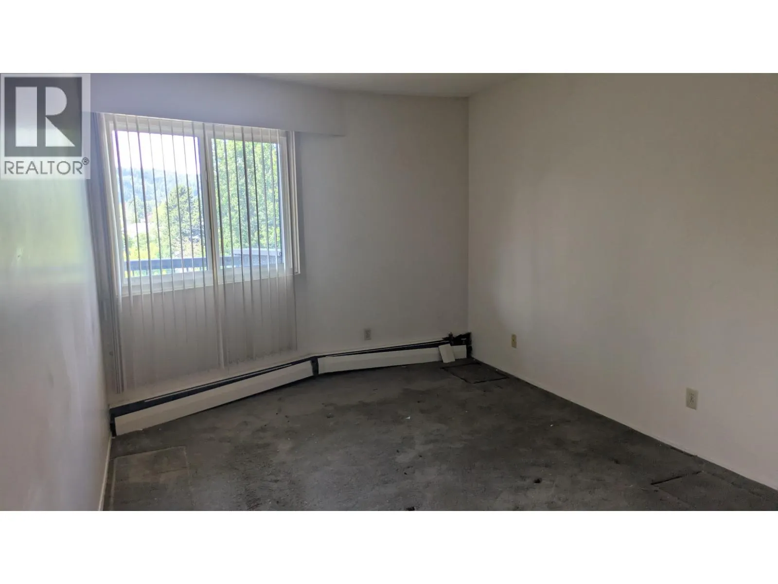 319 4288 15TH AVENUE