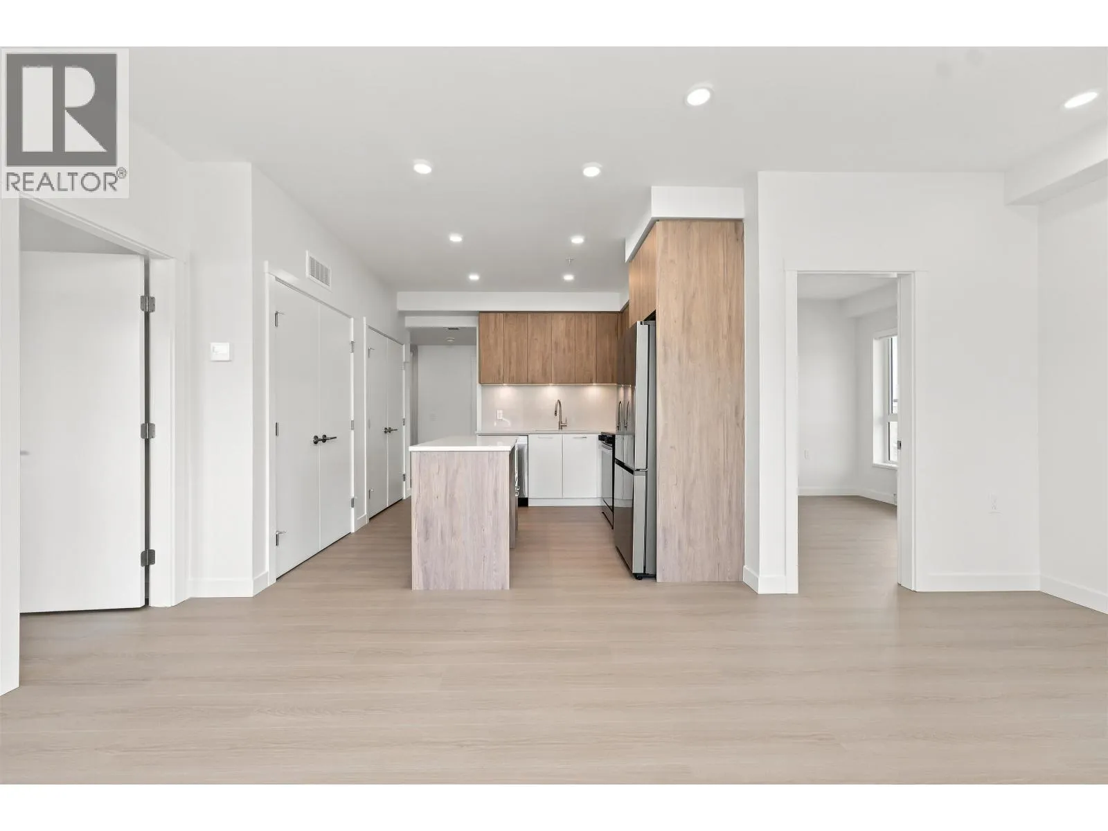 503 82 FIRST STREET