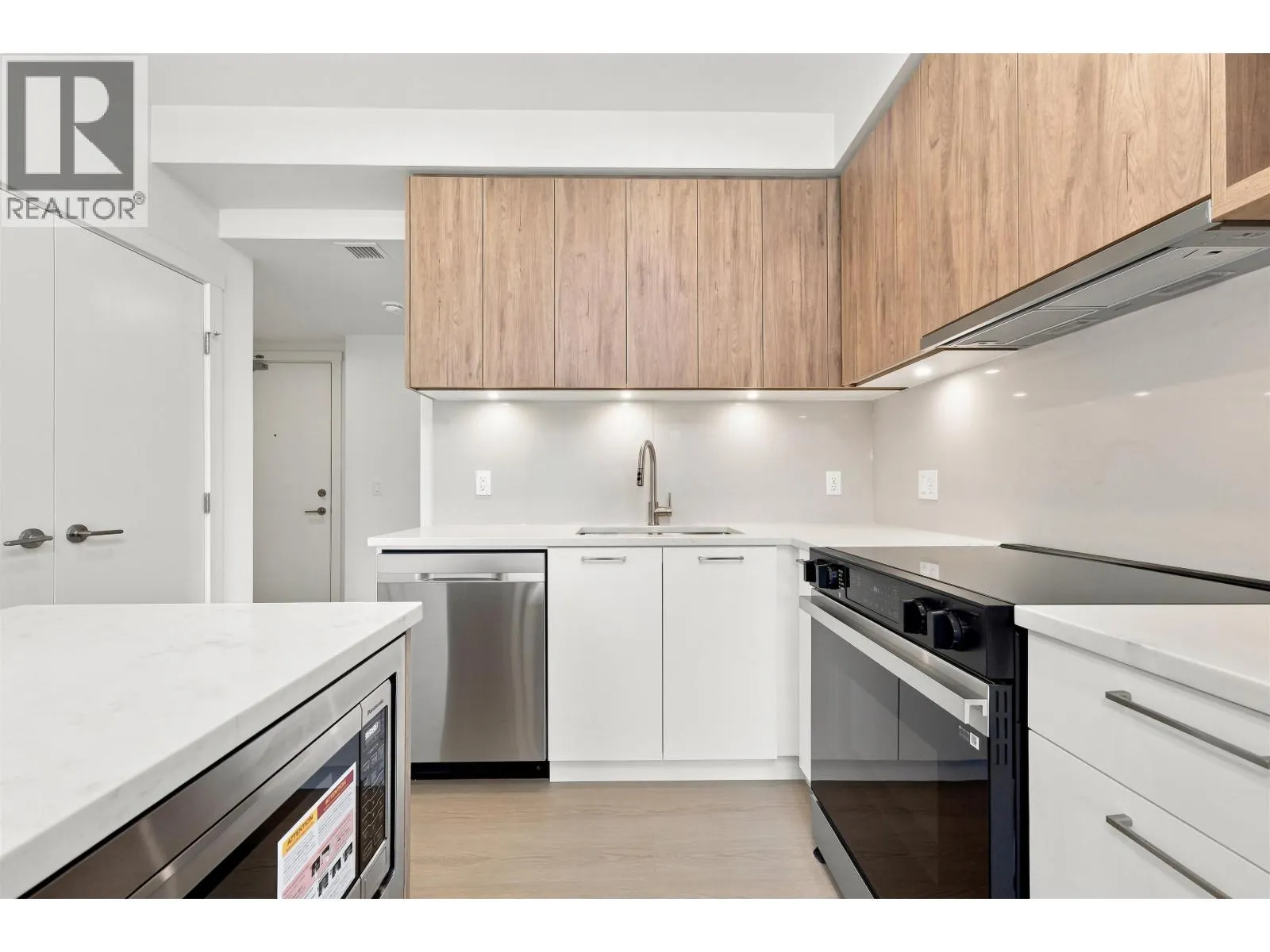 503 82 FIRST STREET