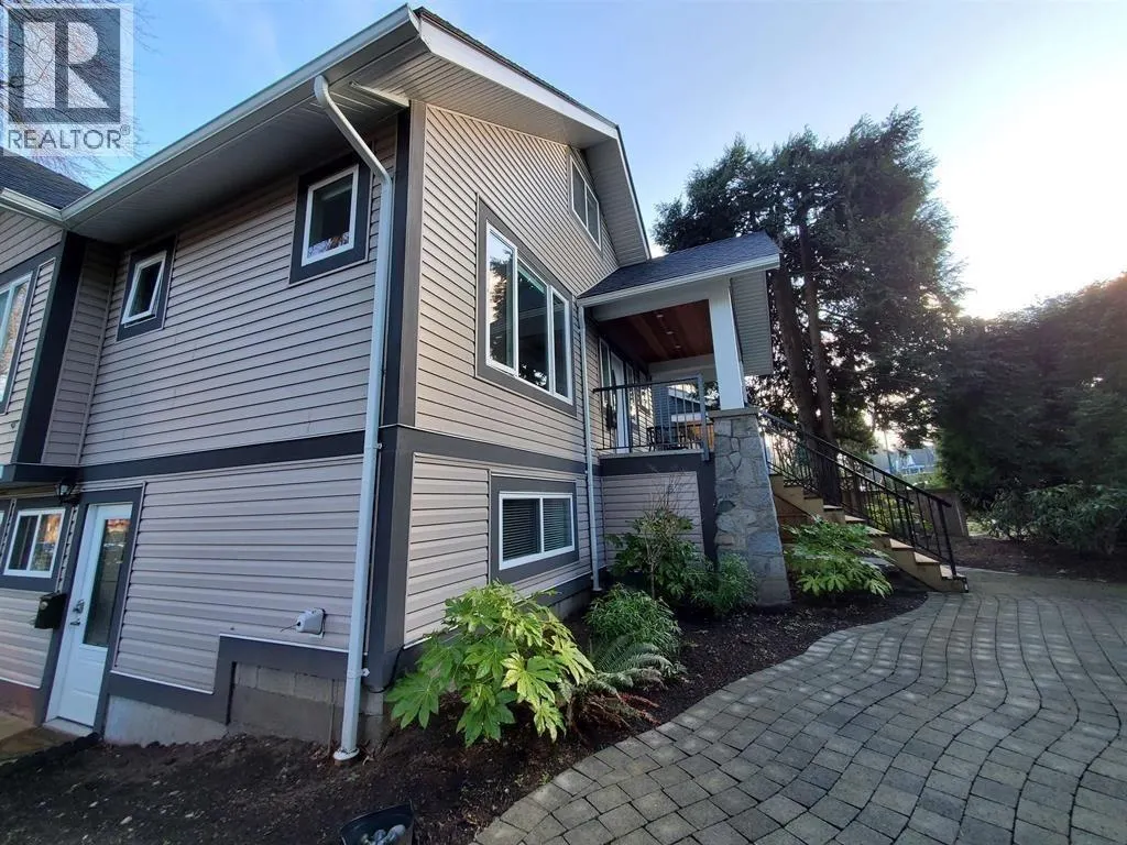 195 W 12 AVENUE