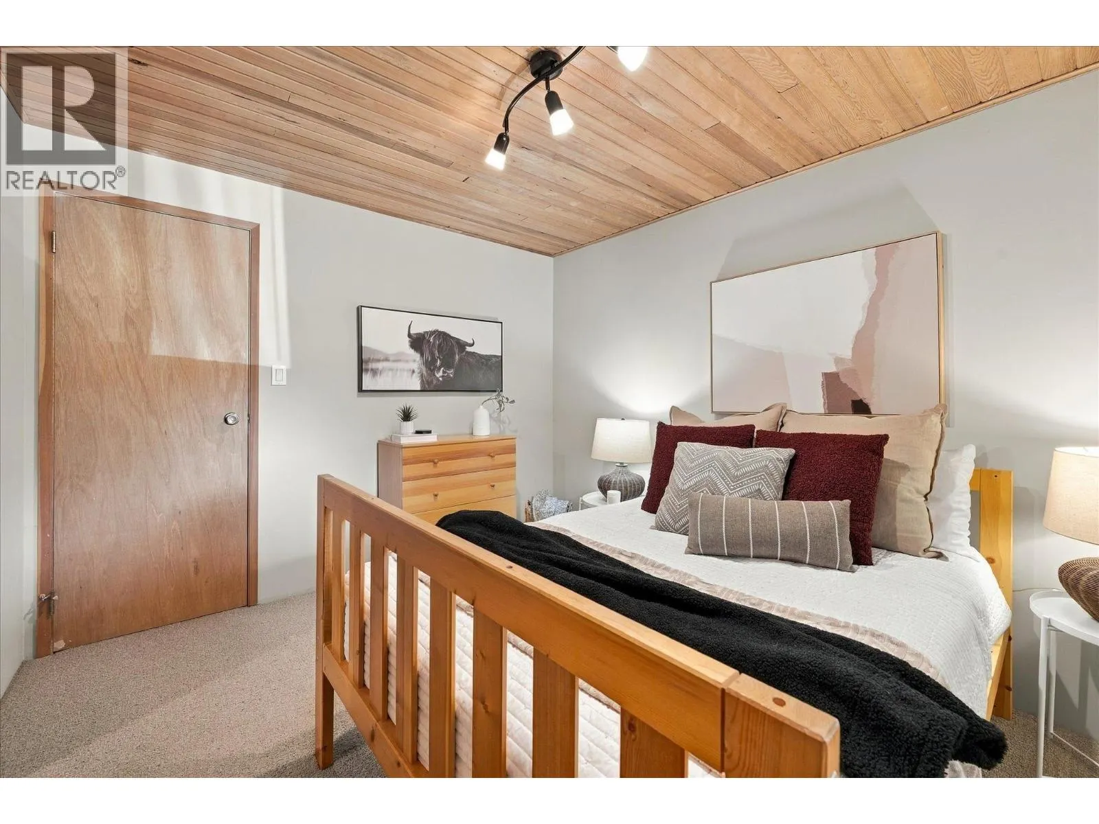 9282 EMERALD DRIVE