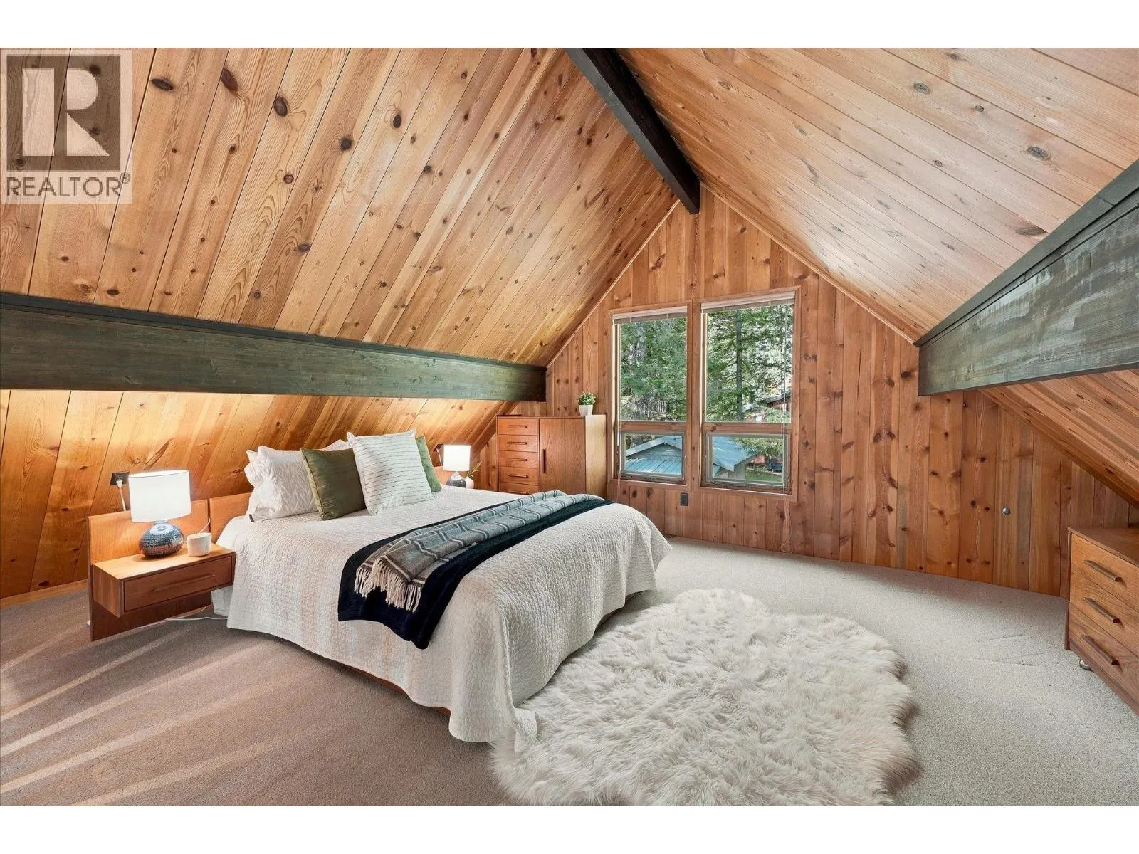 9282 EMERALD DRIVE