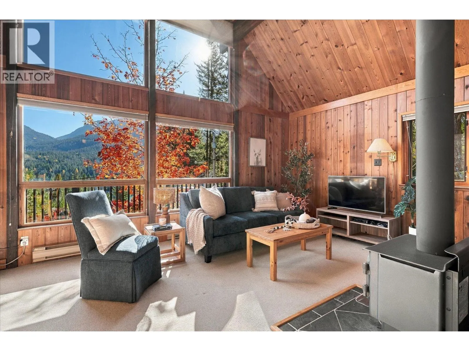 9282 EMERALD DRIVE