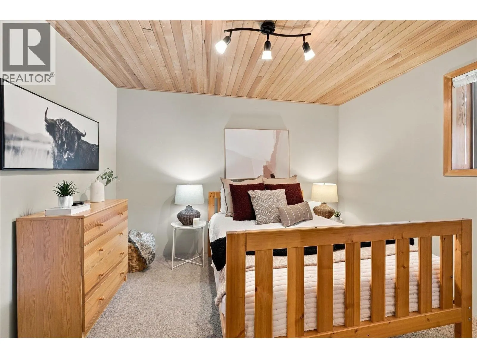 9282 EMERALD DRIVE