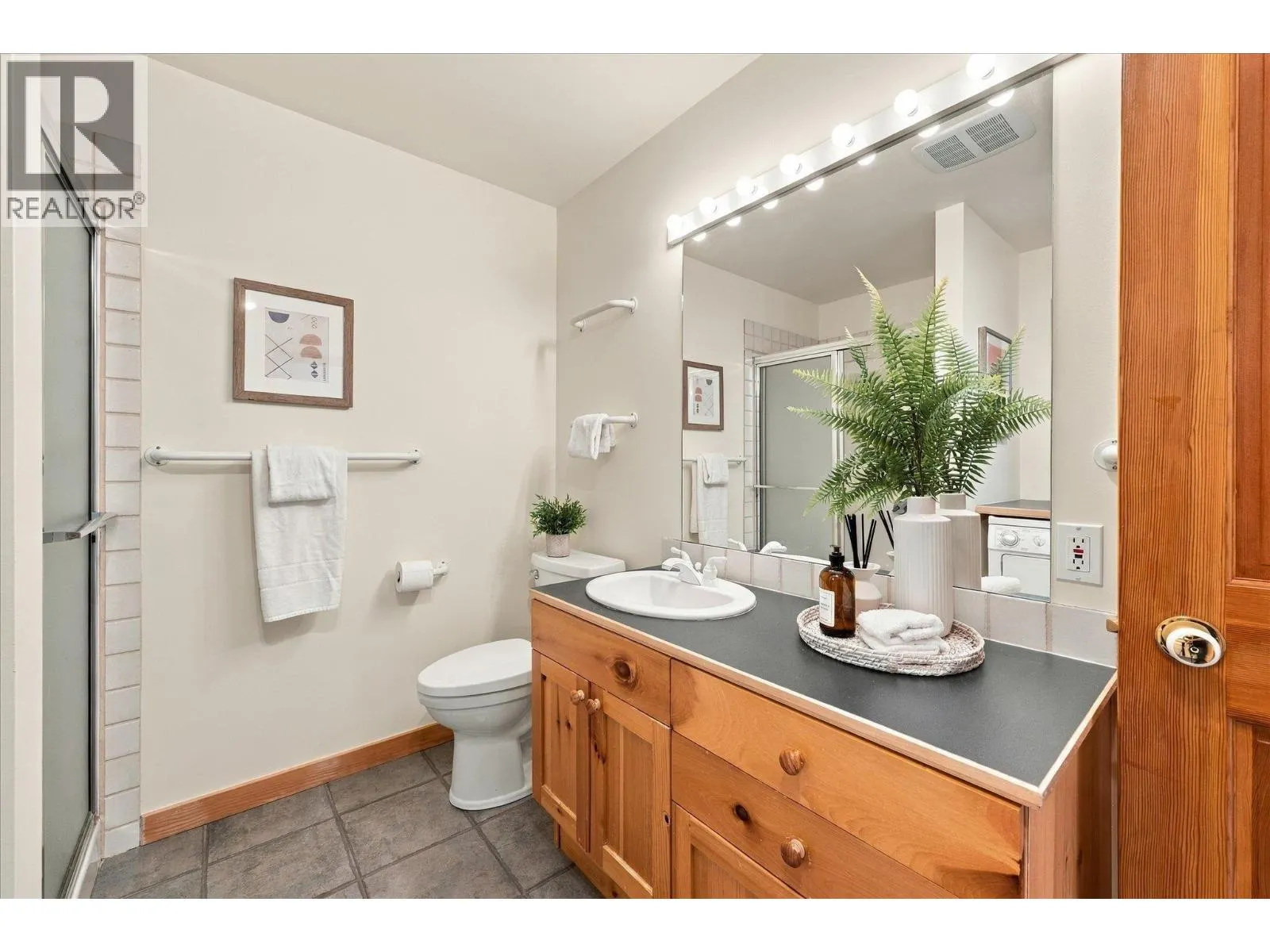 9282 EMERALD DRIVE