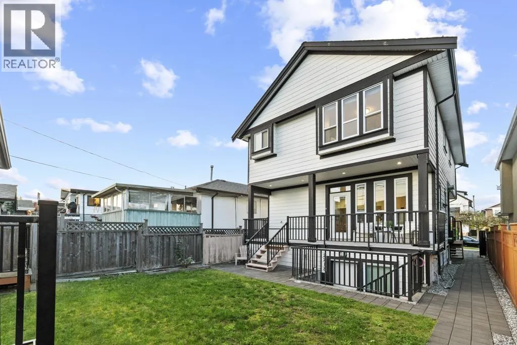2216 MANNERING AVENUE