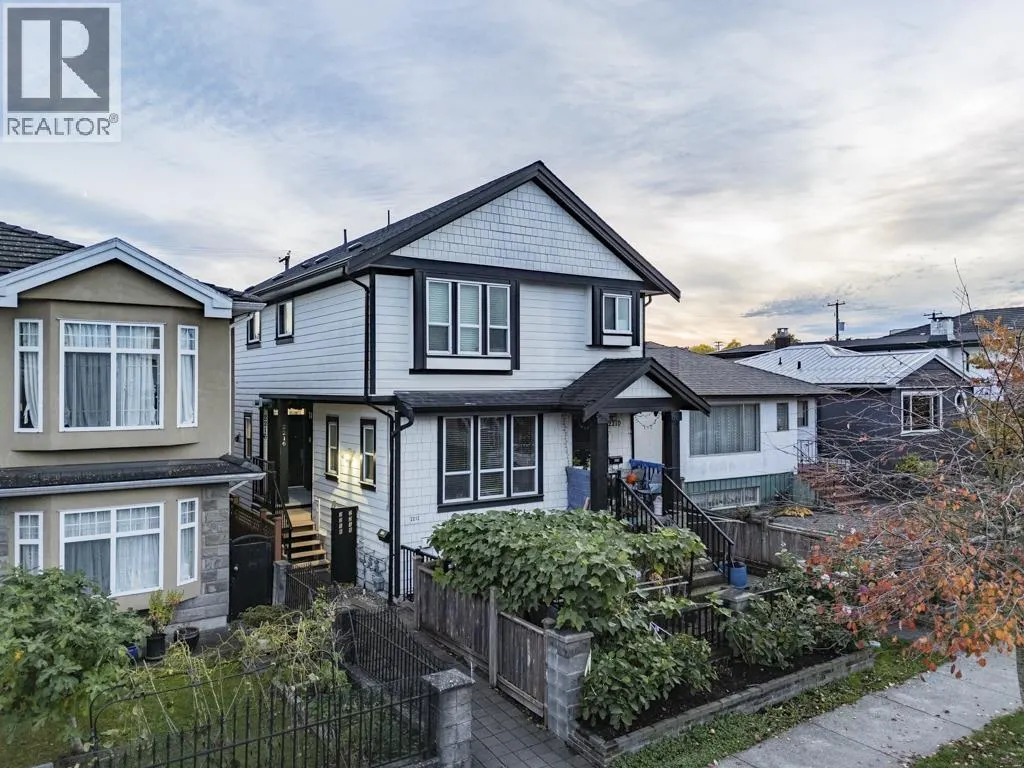 2216 MANNERING AVENUE