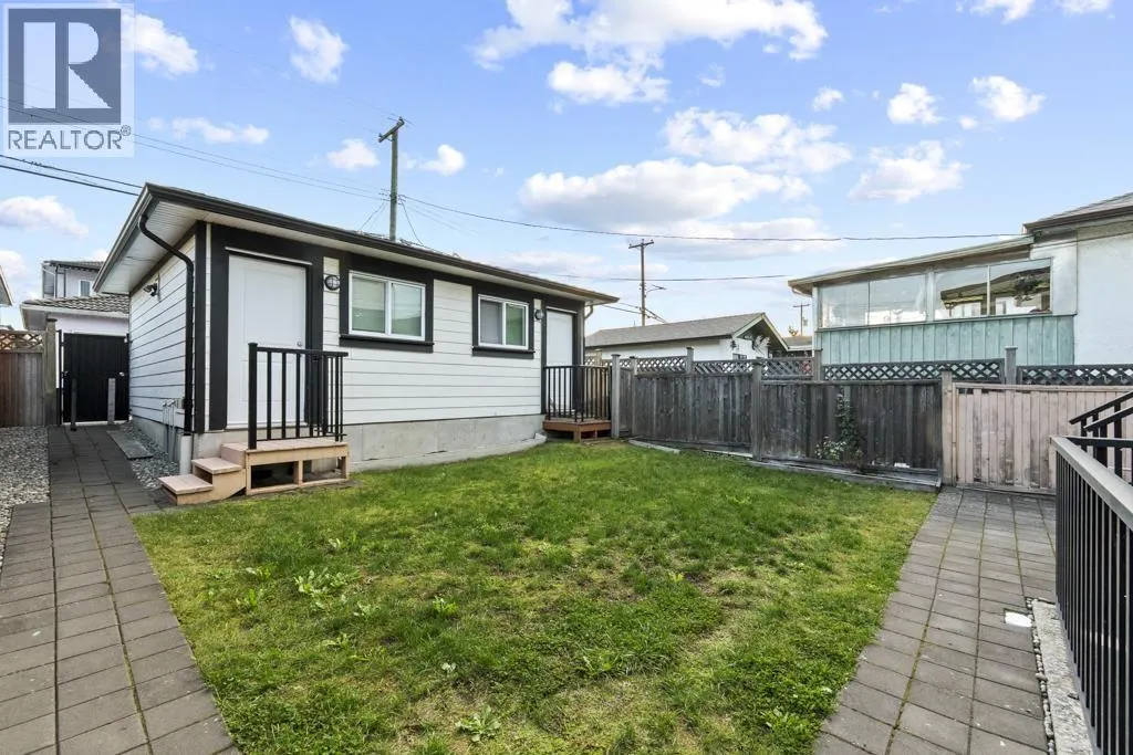 2216 MANNERING AVENUE