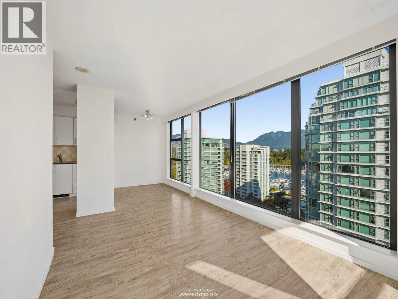 1807 1723 ALBERNI STREET