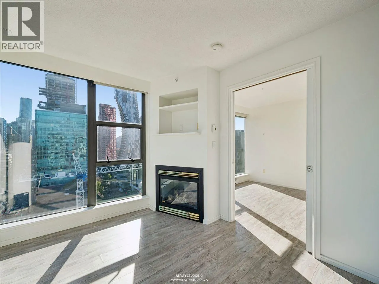 1807 1723 ALBERNI STREET