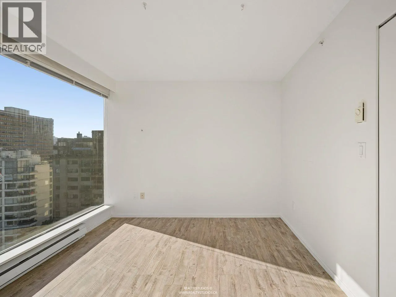 1807 1723 ALBERNI STREET