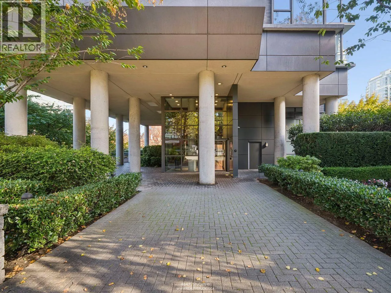 1807 1723 ALBERNI STREET