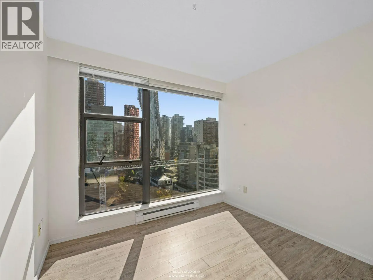 1807 1723 ALBERNI STREET