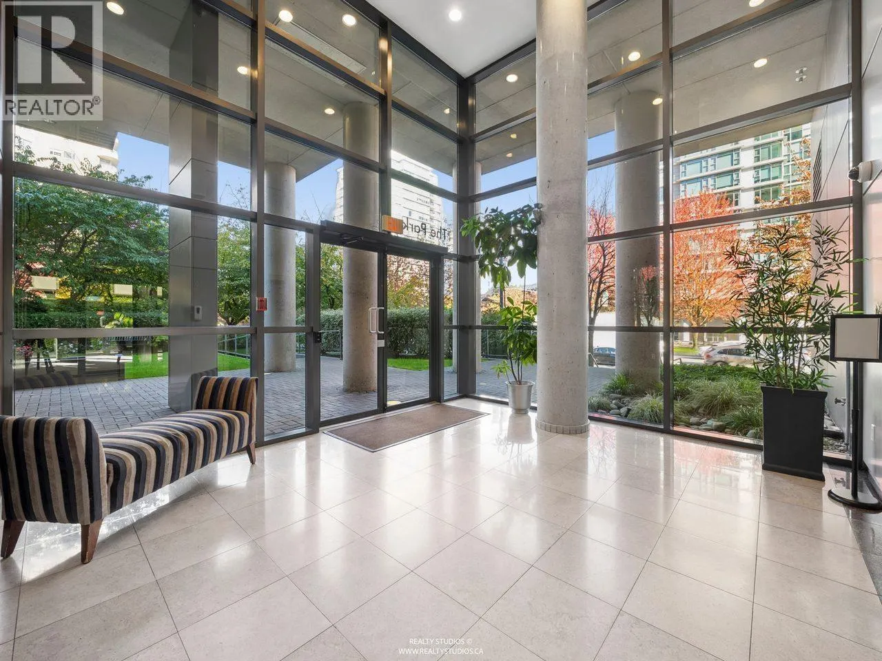 1807 1723 ALBERNI STREET