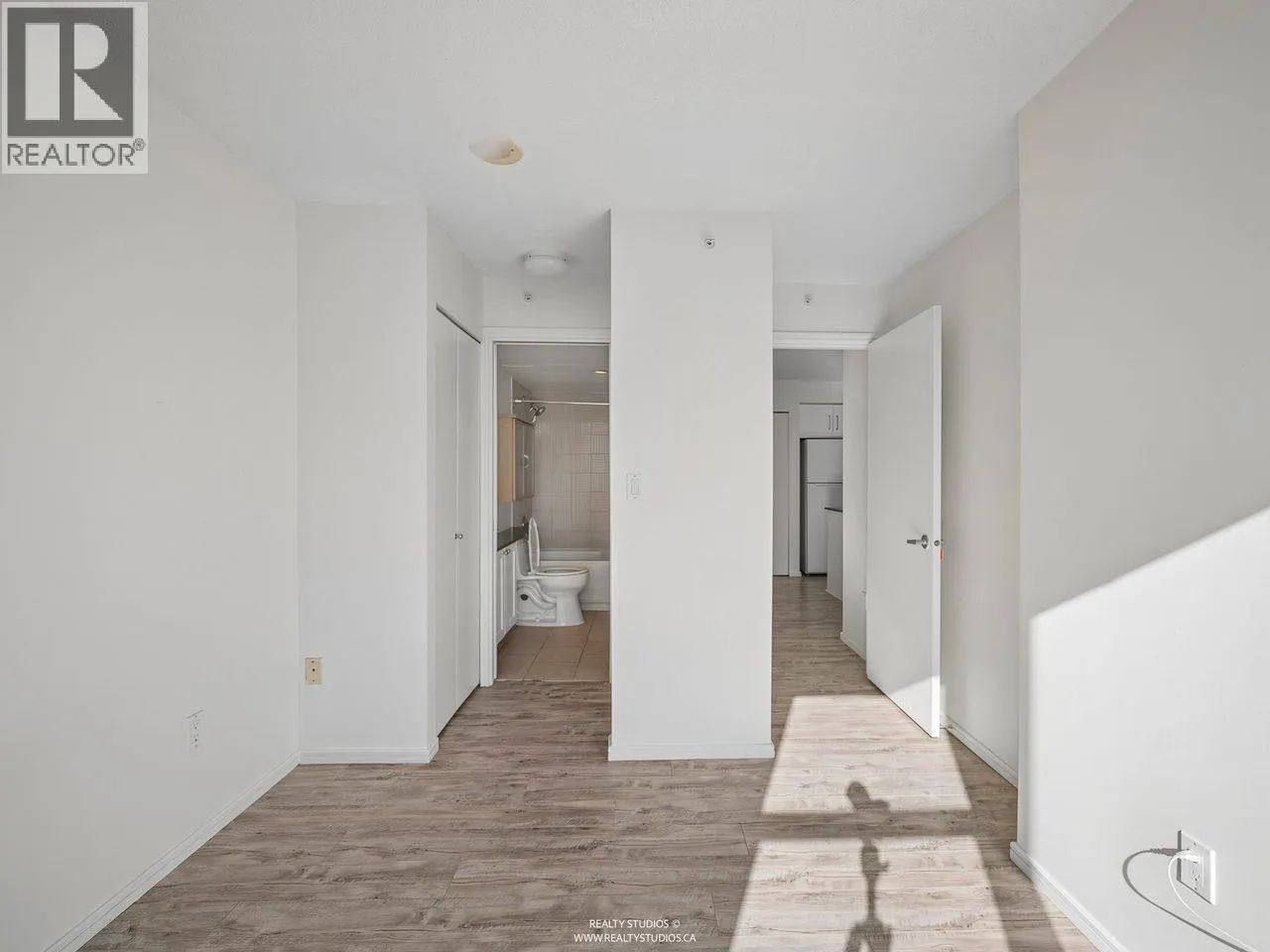 1807 1723 ALBERNI STREET