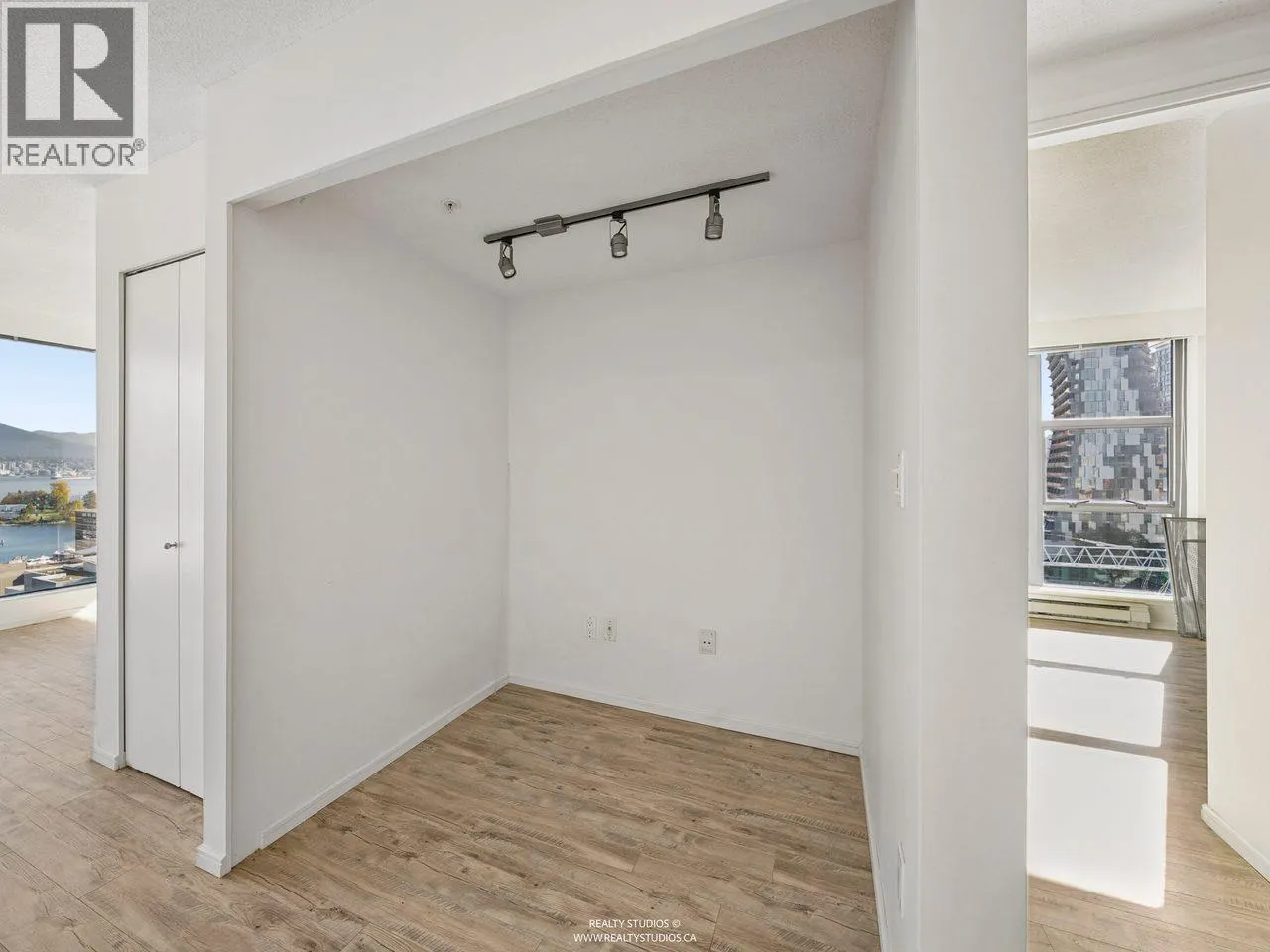 1807 1723 ALBERNI STREET