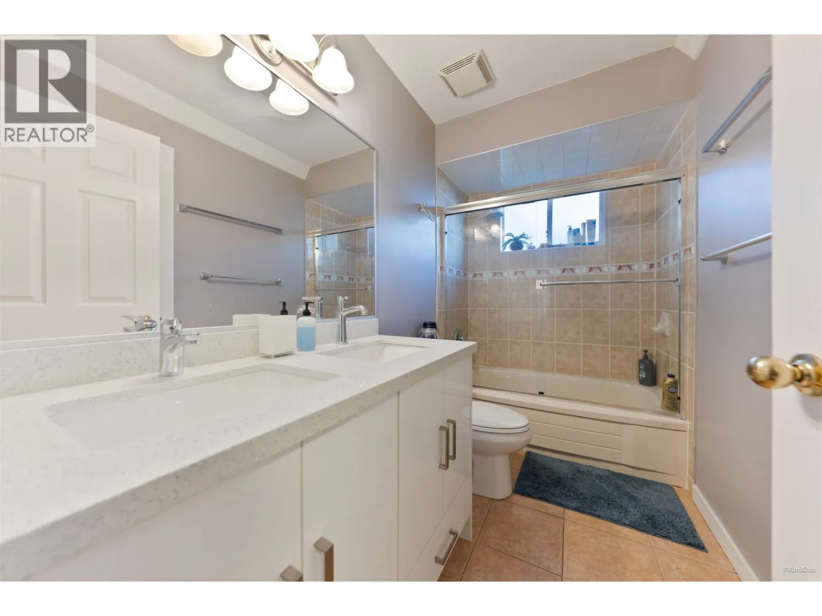 195 W 17TH AVENUE
