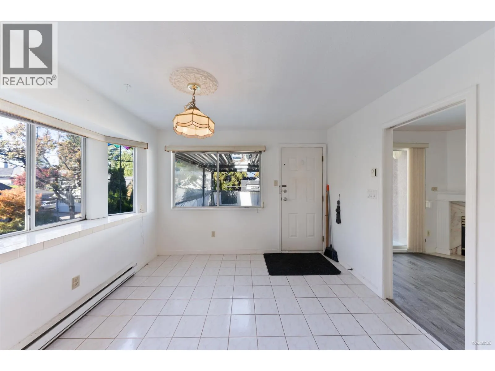 195 W 17TH AVENUE