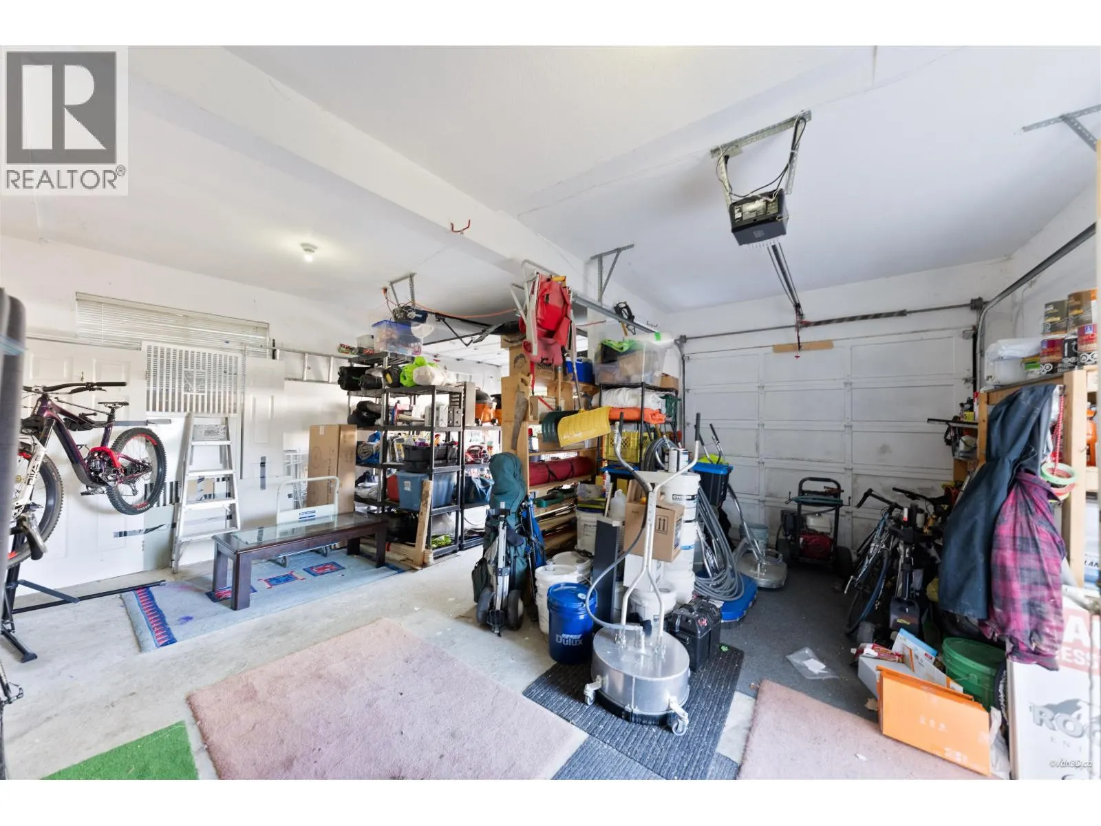 195 W 17TH AVENUE
