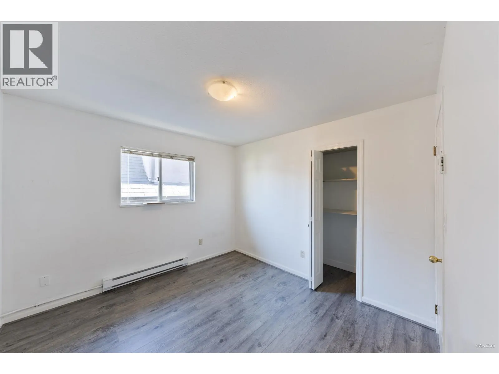 195 W 17TH AVENUE
