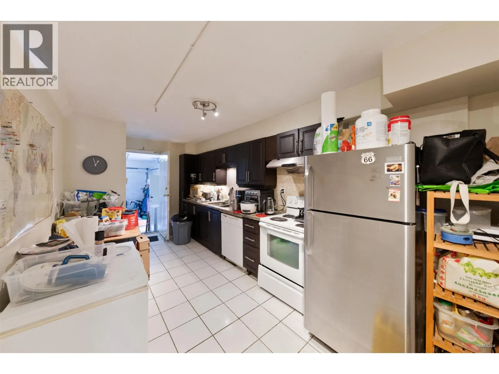 195 W 17TH AVENUE