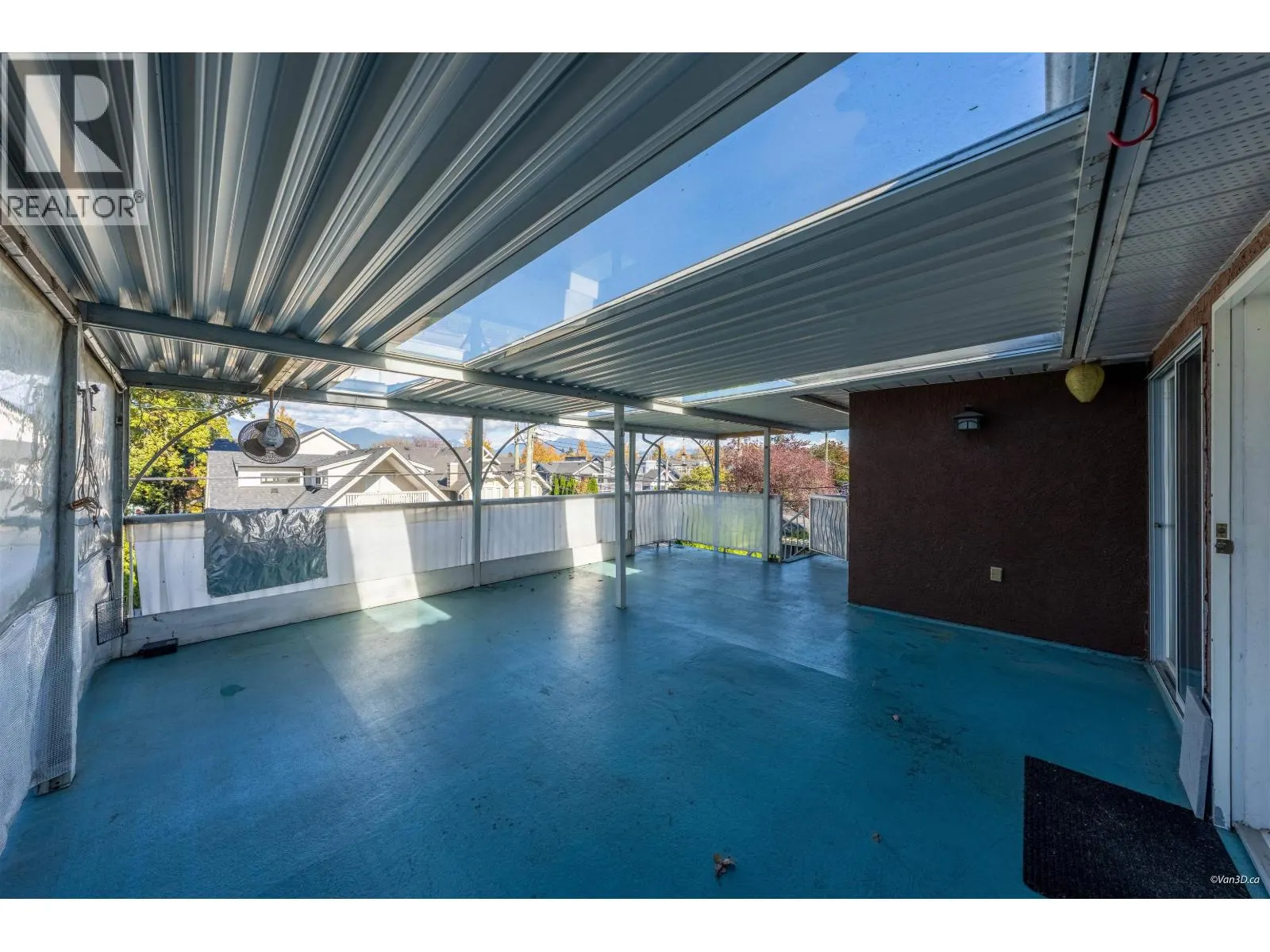 195 W 17TH AVENUE