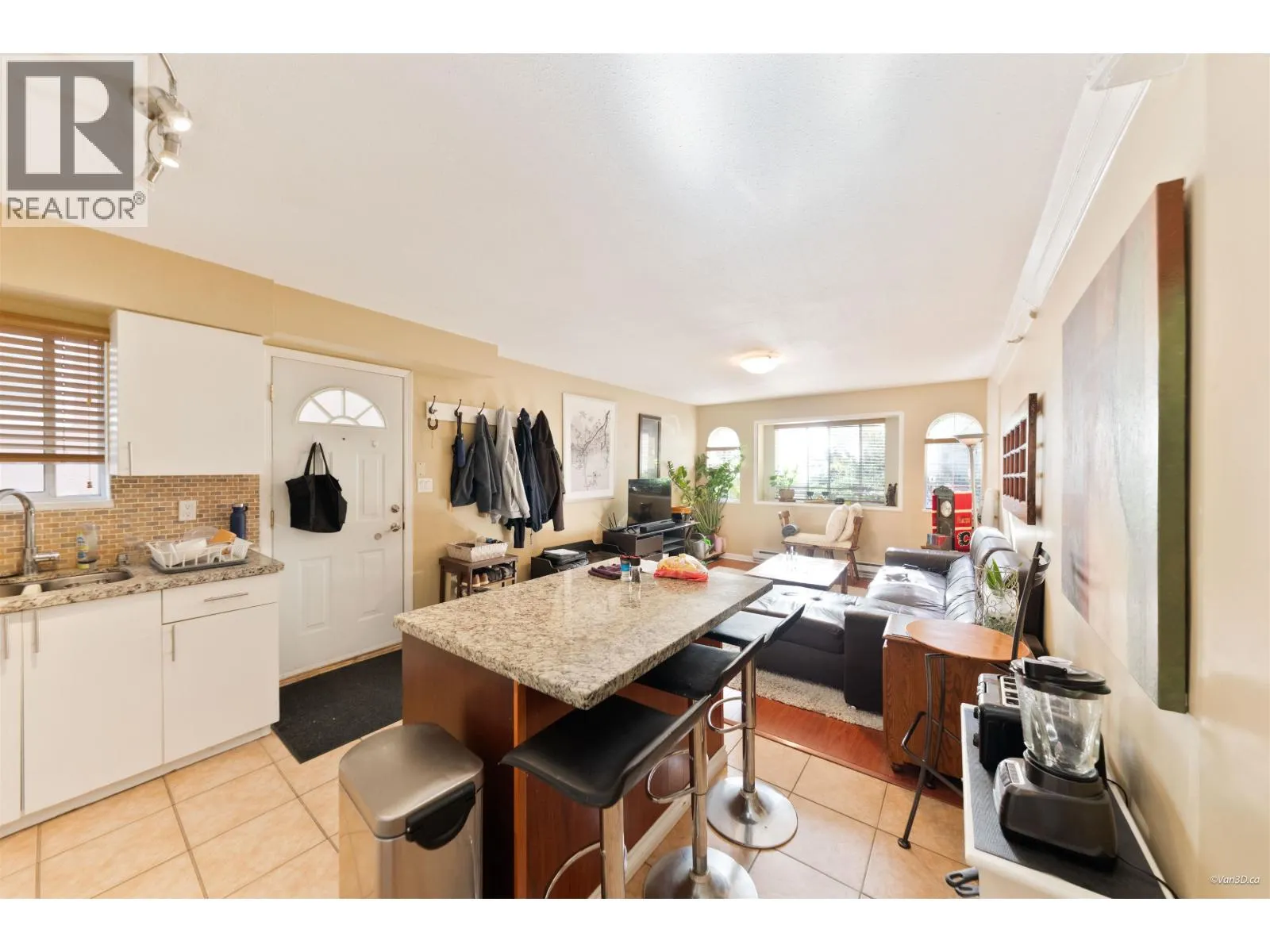 195 W 17TH AVENUE
