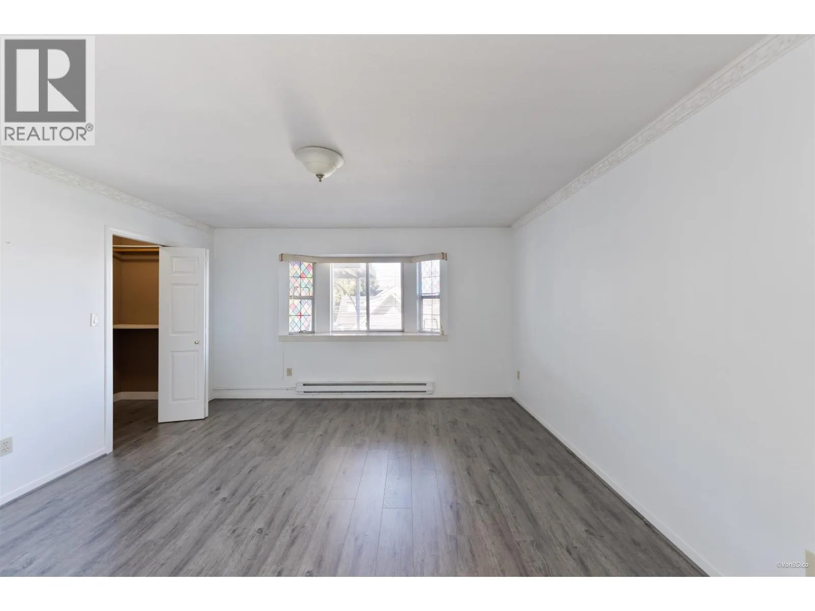 195 W 17TH AVENUE